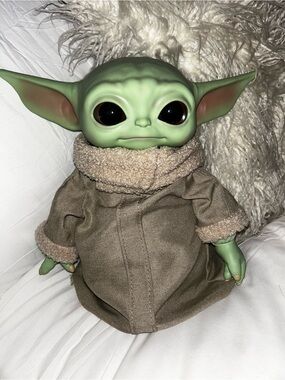 The Child (Grogu) Collectible Figure in Green with Tan Robe